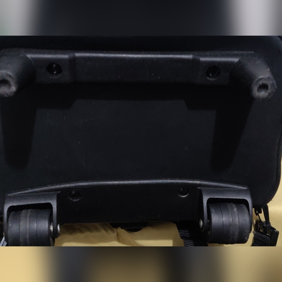 Walt Disney World Rolling Carry on bag - Picture 2 of 5